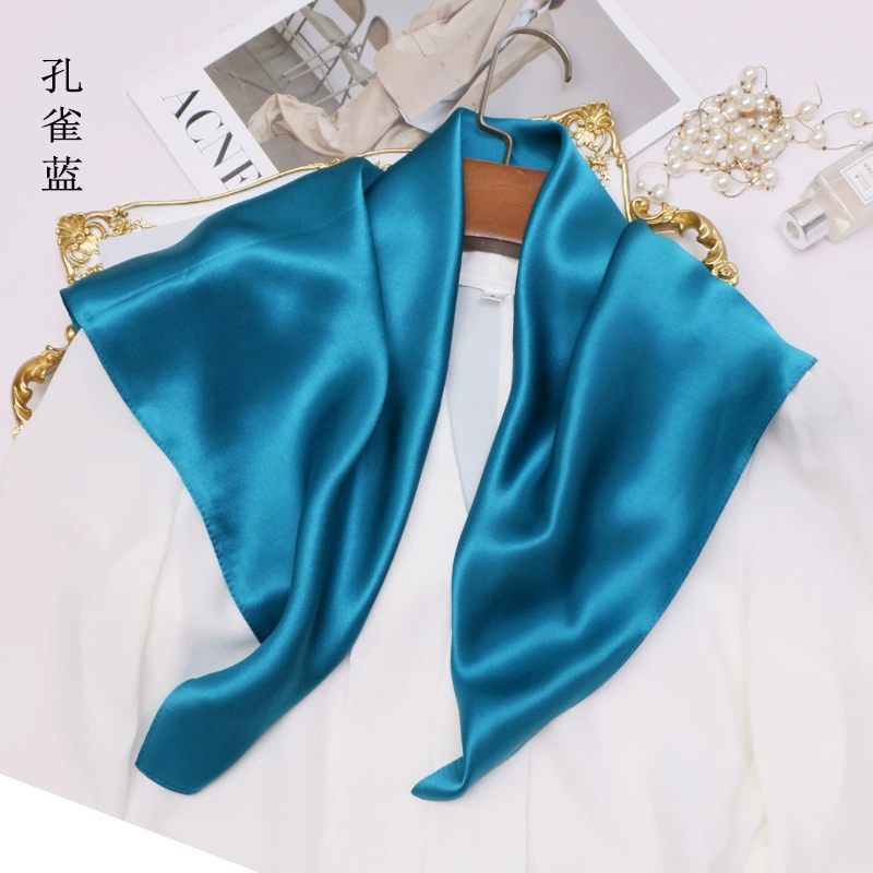 Wiosenno-letnia jednokolorowa  – Scarf Silk Square recenzja i cena